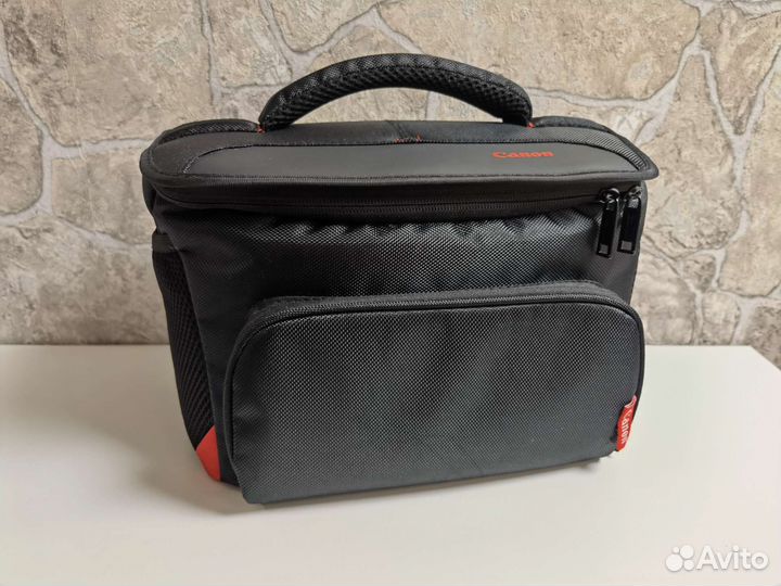 Зеркальный фотоаппарат Canon 6D Mark II