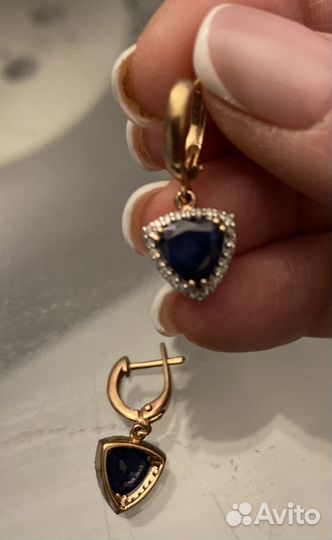 Золотые серьги с бриллиантами и сапфирами