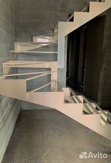 Перила деревянные для лестниц