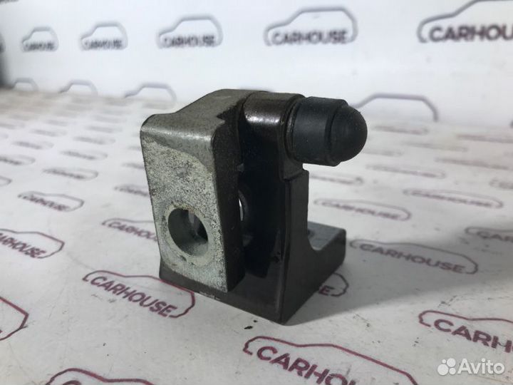 Петля двери задняя правая Audi Q7 4.2 BAR 2010