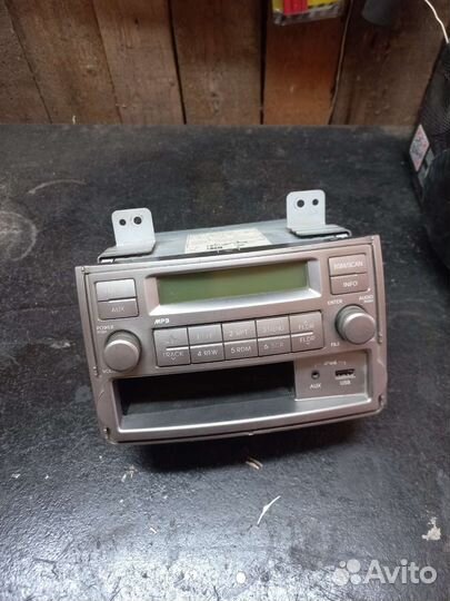 Магнитола на Hyundai grand starex