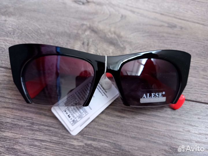 Солнцезащитные очки женские новые