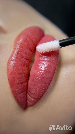 Перманентный макияж бровей, губ