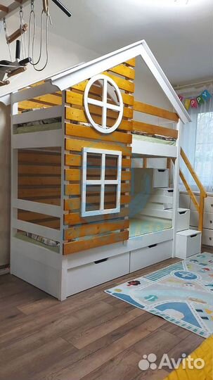 Двухъярусная кровать