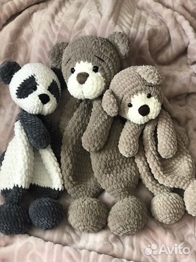 Вязаный мишка-комфортер