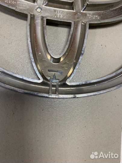 Эмблема передняя Toyota Camry V50 2011