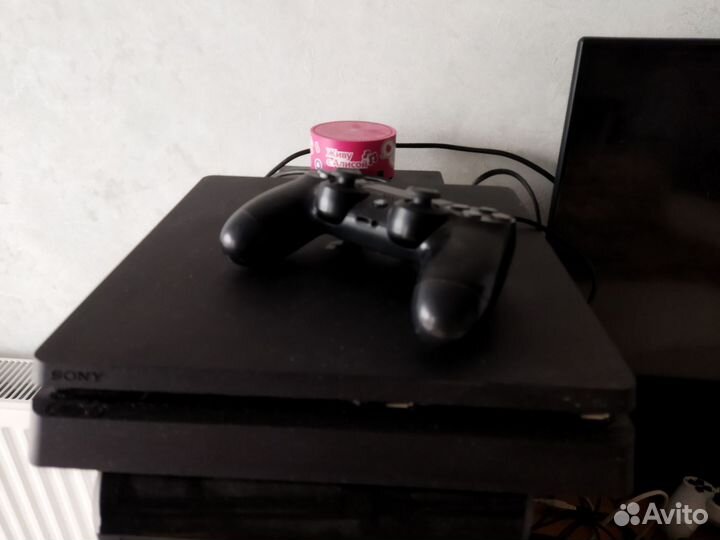 Продам sony playstation 4 slim 1tb