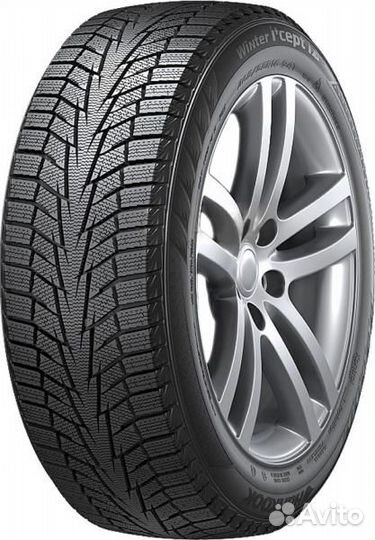 Hankook Winter I'Cept iZ 2 W616 215/50 R17