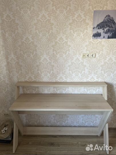 Письменный стол белый