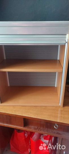 Полка кухня с метализированными рольставнями