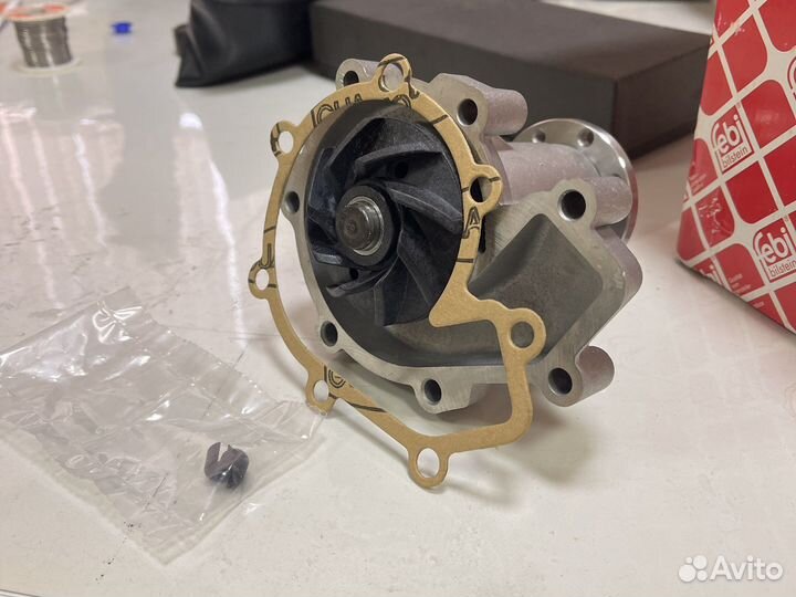 Помпа mecedes-benz febi 01663