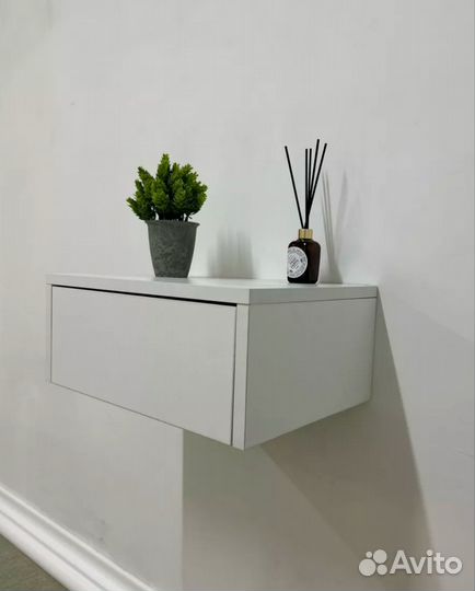 Тумба прикроватная подвесная новая