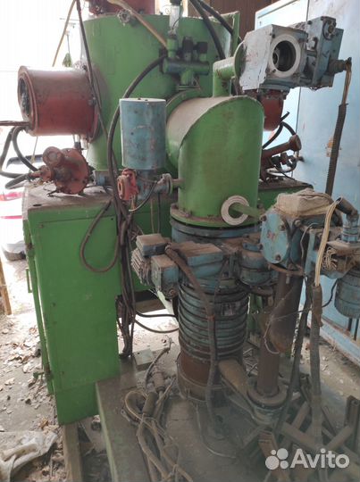 Установка вакуумного напыления ннв-6.6