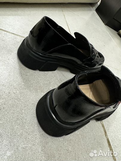 Лоферы женские