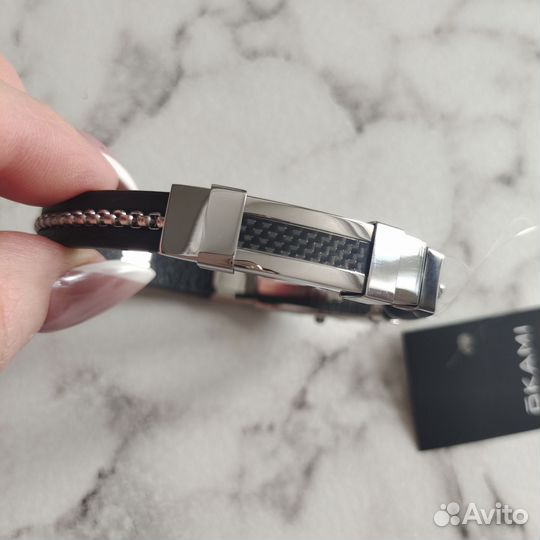 Каучуковый браслет с карбоном и сталью