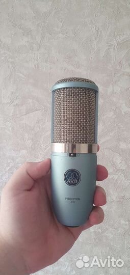 Студийный микрофон AKG P420 blue silver
