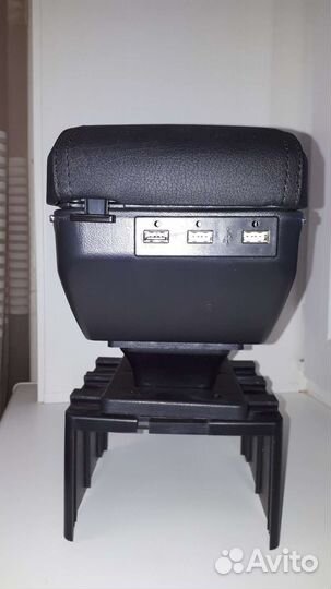 Автомобильный подлокотник