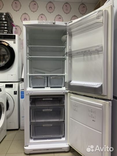 Холодильник Hotpoint Ariston 167x60x60(Италия)