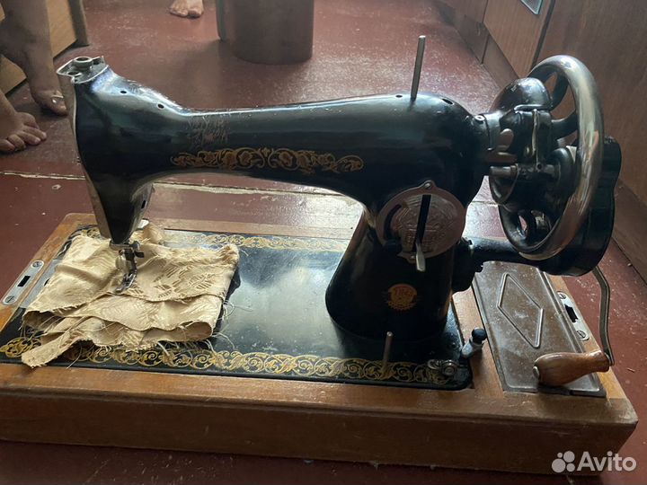 Швейная машина