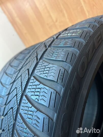 Pirelli Winter Sottozero 235/40 R19