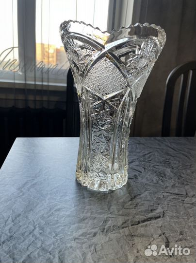 Хрустальная ваза