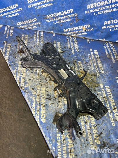 Передний подрамник Ford Fiesta 6 купе spja 2010