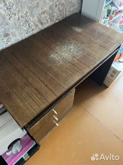 Письменный стол отдам