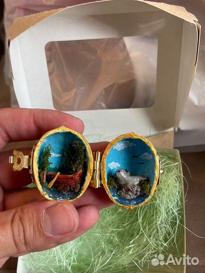 Сувенир миниатюра Байкал в скорлупе грецкого ореха