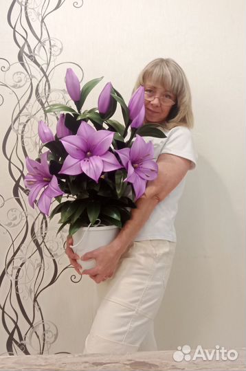 Светильник с лилиями