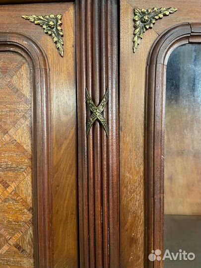 Антикварная библиотека (книжный шкаф)