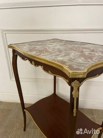 Антикварный столик