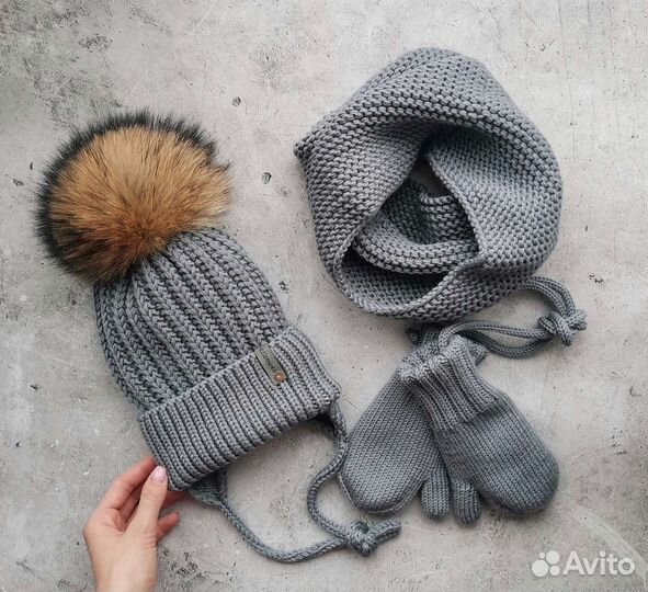 Зимний комплект шапка снуд и варежки