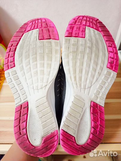 Кроссовки женские, сандалии 37 пакетом