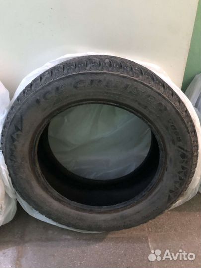 Bridgestone Ice Cruiser 7000 205/60 R16 92T
