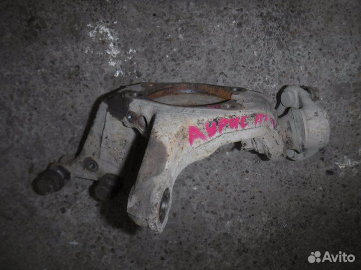 Кулак передний правый Toyota Auris 4ZZ 2008