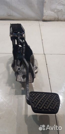 Педаль тормоза (Nissan Murano Z52)