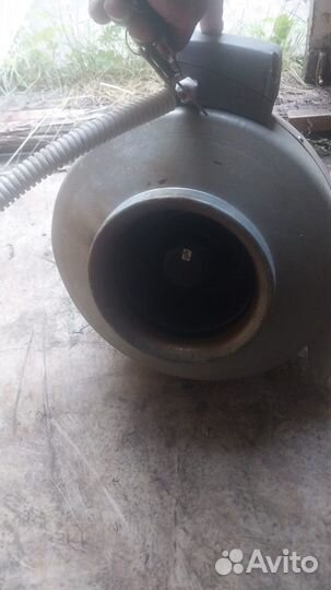 Зонт с двиготелем