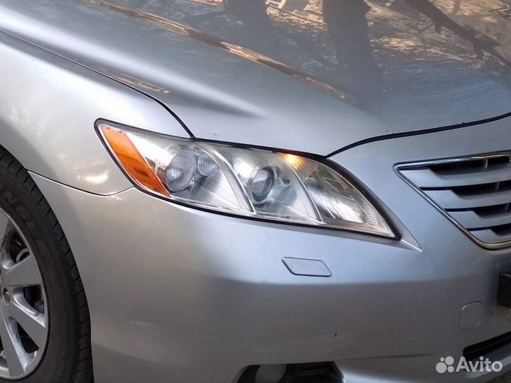 Стекло правой фары Toyota Camry 40 2006-2009