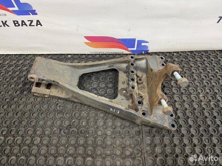 Кронштейн реактивной тяги правый