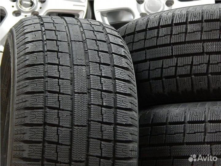 Bridgestone Blizzak DM-V1 205/65 R16