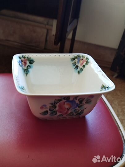 Фаянсовая посуда