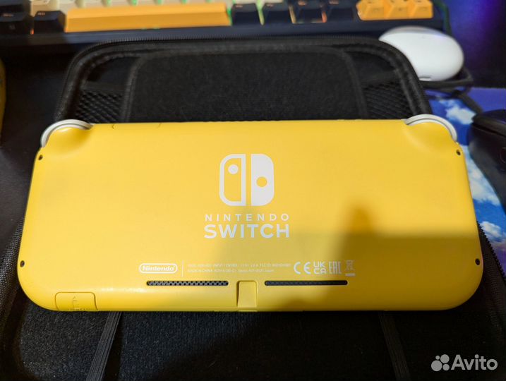 Nintendo Switch Lite с играми