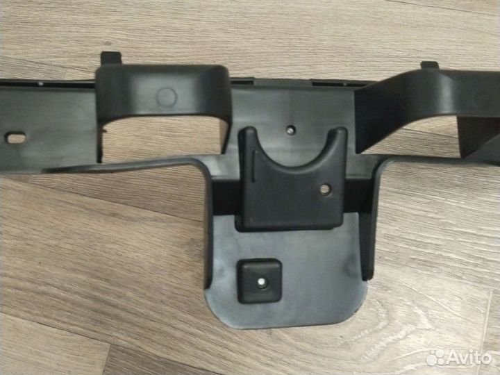 Кронштейн заднего бампера Ford Focus 3 хэтчбек