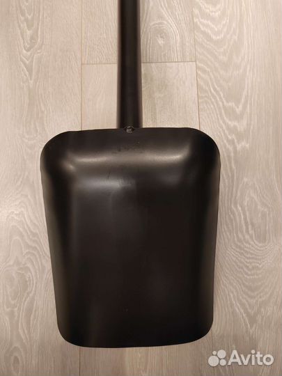 Лопата совковая укороченная Fiskars Solid в машину