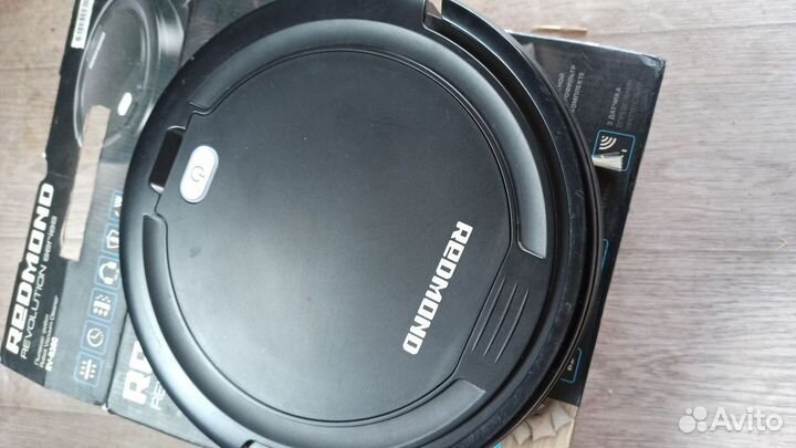 Робот пылесос моющий Redmond RV-R350