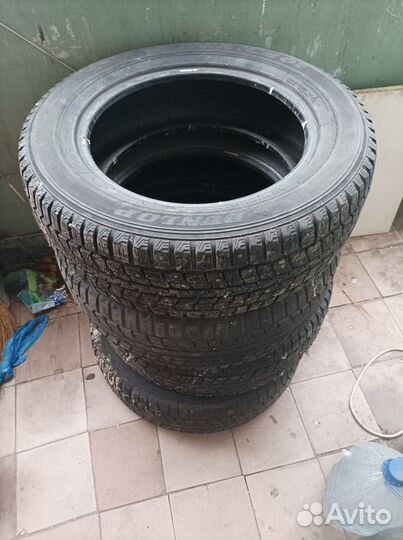Dunlop SP Winter Ice 01 205/60 R16 92T