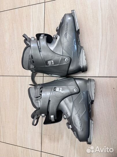 Горнолыжные ботинки