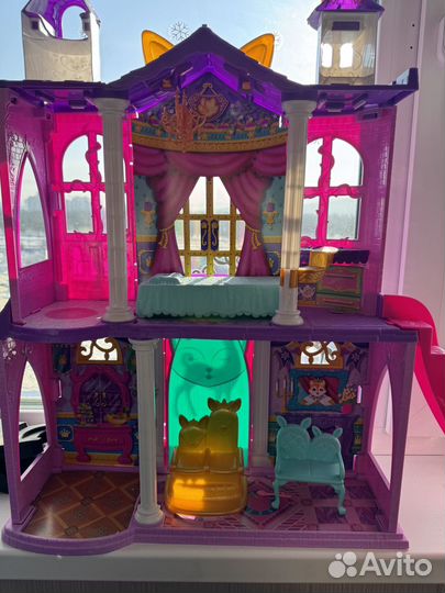 Кукольный домик с мебелью