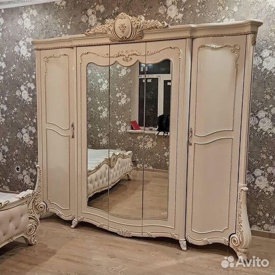 Спальный гарнитур