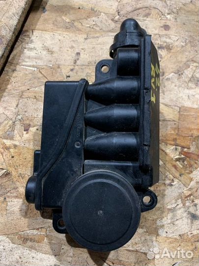 Маслоотделитель Audi A8 D3 4.2 BVJ